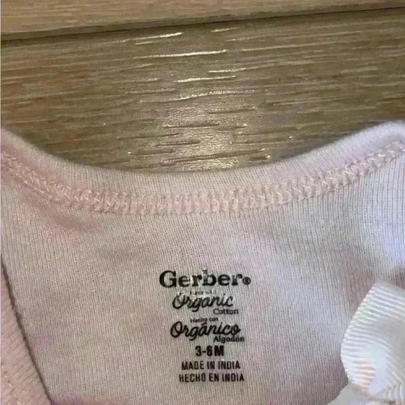 5/$10-Gerber Baby Girl Pink Princess Onesie With Bow Size 3-6 Months - Picture 3 of 3